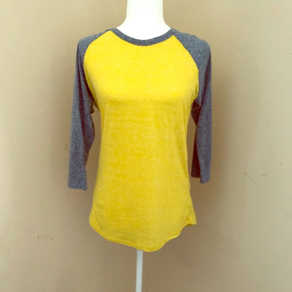 Yellow gray/black tee shirt